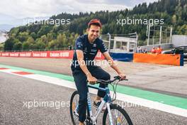 Alexander Albon (THA) Williams Racing rides the circuit. 07.07.2022. Formula 1 World Championship, Rd 11, Austrian Grand Prix, Spielberg, Austria, Preparation Day.