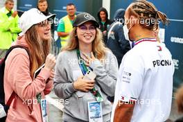 Lewis Hamilton (GBR) Mercedes AMG F1 with fans. 07.07.2022. Formula 1 World Championship, Rd 11, Austrian Grand Prix, Spielberg, Austria, Preparation Day.