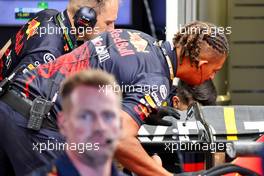 Rear wing of Max Verstappen (NLD) Red Bull Racing worked on in the second practice session. 10.06.2022. Formula 1 World Championship, Rd 8, Azerbaijan Grand Prix, Baku Street Circuit, Azerbaijan, Practice Day.