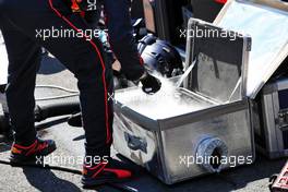 Red Bull Racing mechanic with dry ice on the grid. 12.06.2022. Formula 1 World Championship, Rd 8, Azerbaijan Grand Prix, Baku Street Circuit, Azerbaijan, Race Day.