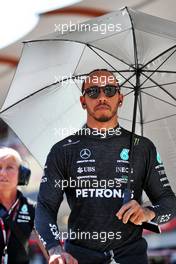 Lewis Hamilton (GBR) Mercedes AMG F1 on the grid. 12.06.2022. Formula 1 World Championship, Rd 8, Azerbaijan Grand Prix, Baku Street Circuit, Azerbaijan, Race Day.