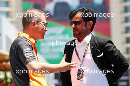(L to R): Andreas Seidl, McLaren Managing Director with Mohammed Bin Sulayem (UAE) FIA President. 11.06.2022. Formula 1 World Championship, Rd 8, Azerbaijan Grand Prix, Baku Street Circuit, Azerbaijan, Qualifying Day.