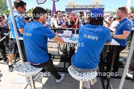 Esteban Ocon (FRA), Alpine F1 Team and Fernando Alonso (ESP), Alpine F1 Team  11.06.2022. Formula 1 World Championship, Rd 8, Azerbaijan Grand Prix, Baku Street Circuit, Azerbaijan, Qualifying Day.