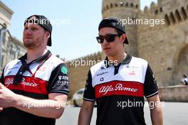 Guanyu Zhou (CHN) Alfa Romeo F1 Team walks the circuit with the team. 09.06.2022. Formula 1 World Championship, Rd 8, Azerbaijan Grand Prix, Baku Street Circuit, Azerbaijan, Preparation Day.