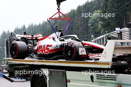 The Haas VF-22 of Kevin Magnussen (DEN) Haas F1 Team is recovered back to the pits on the back of a truck in the first practice session. 26.08.2022. Formula 1 World Championship, Rd 14, Belgian Grand Prix, Spa Francorchamps, Belgium, Practice Day.