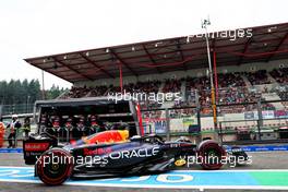 Max Verstappen (NLD) Red Bull Racing RB18 leaves the pits. 26.08.2022. Formula 1 World Championship, Rd 14, Belgian Grand Prix, Spa Francorchamps, Belgium, Practice Day.