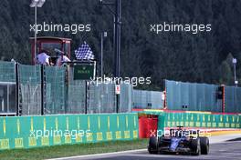 Alexander Albon (THA) Williams Racing FW44 takes the chequered flag at the end of the race. 28.08.2022. Formula 1 World Championship, Rd 14, Belgian Grand Prix, Spa Francorchamps, Belgium, Race Day.