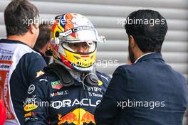 (L to R): Sergio Perez (MEX) Red Bull Racing with Mohammed Bin Sulayem (UAE) FIA President in qualifying parc ferme. 27.08.2022. Formula 1 World Championship, Rd 14, Belgian Grand Prix, Spa Francorchamps, Belgium, Qualifying Day.