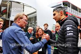 (L to R): Mika Hakkinen (FIN) with Esteban Ocon (FRA) Alpine F1 Team. 27.08.2022. Formula 1 World Championship, Rd 14, Belgian Grand Prix, Spa Francorchamps, Belgium, Qualifying Day.