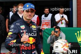 Max Verstappen (NLD) Red Bull Racing celebrates pole position in qualifying parc ferme. 27.08.2022. Formula 1 World Championship, Rd 14, Belgian Grand Prix, Spa Francorchamps, Belgium, Qualifying Day.