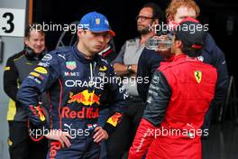 (L to R): Max Verstappen (NLD) Red Bull Racing in qualifying parc ferme with Carlos Sainz Jr (ESP) Ferrari. 27.08.2022. Formula 1 World Championship, Rd 14, Belgian Grand Prix, Spa Francorchamps, Belgium, Qualifying Day.