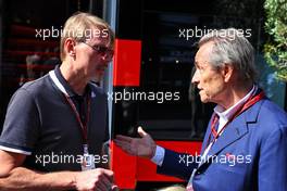 (L to R): Mika Hakkinen (FIN) with Jacky Ickx (BEL). 28.08.2022. Formula 1 World Championship, Rd 14, Belgian Grand Prix, Spa Francorchamps, Belgium, Race Day.