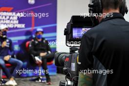 (L to R): Nicholas Latifi (CDN) Williams Racing in the FIA Press Conference. 18.03.2022. Formula 1 World Championship, Rd 1, Bahrain Grand Prix, Sakhir, Bahrain, Practice Day