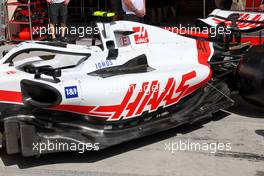 Haas VF-22 floor detail. 18.03.2022. Formula 1 World Championship, Rd 1, Bahrain Grand Prix, Sakhir, Bahrain, Practice Day