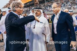 (L to R): Hermann Tilke (GER) Circuit Designer; Crown Prince Shaikh Salman bin Isa Hamad Al Khalifa (BRN); and Stefano Domenicali (ITA) Formula One President and CEO, on the grid. 20.03.2022. Formula 1 World Championship, Rd 1, Bahrain Grand Prix, Sakhir, Bahrain, Race Day.
