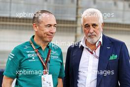 (L to R): Brian Humphries, Cognizant Chief Executive Officer and Lawrence Stroll (CDN) Aston Martin F1 Team Investor on the grid. 20.03.2022. Formula 1 World Championship, Rd 1, Bahrain Grand Prix, Sakhir, Bahrain, Race Day.