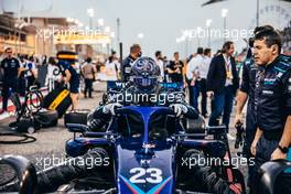 Alexander Albon (THA) Williams Racing FW44 on the grid. 20.03.2022. Formula 1 World Championship, Rd 1, Bahrain Grand Prix, Sakhir, Bahrain, Race Day.