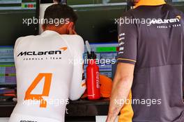 Lando Norris (GBR) McLaren. 19.03.2022. Formula 1 World Championship, Rd 1, Bahrain Grand Prix, Sakhir, Bahrain, Qualifying Day.