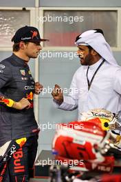 (L to R): Max Verstappen (NLD) Red Bull Racing in qualifying parc ferme with Mohammed Bin Sulayem (UAE) FIA President. 19.03.2022. Formula 1 World Championship, Rd 1, Bahrain Grand Prix, Sakhir, Bahrain, Qualifying Day.