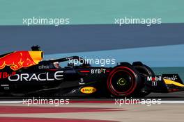 Max Verstappen (NLD) Red Bull Racing RB18. 19.03.2022. Formula 1 World Championship, Rd 1, Bahrain Grand Prix, Sakhir, Bahrain, Qualifying Day.