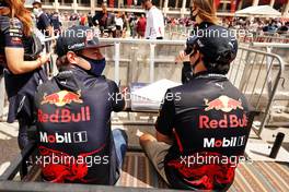 (L to R): Max Verstappen (NLD) Red Bull Racing with team mate Sergio Perez (MEX) Red Bull Racing. 19.03.2022. Formula 1 World Championship, Rd 1, Bahrain Grand Prix, Sakhir, Bahrain, Qualifying Day.