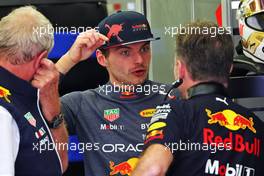 Max Verstappen (NLD) Red Bull Racing with Christian Horner (GBR) Red Bull Racing Team Principal. 19.03.2022. Formula 1 World Championship, Rd 1, Bahrain Grand Prix, Sakhir, Bahrain, Qualifying Day.