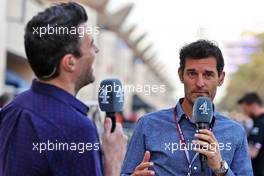 Mark Webber (AUS) Channel 4 Presenter with Steve Jones (GBR) Channel 4 F1 Presenter. 19.03.2022. Formula 1 World Championship, Rd 1, Bahrain Grand Prix, Sakhir, Bahrain, Qualifying Day.
