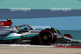 Lewis Hamilton (GBR) Mercedes AMG F1 W13. 19.03.2022. Formula 1 World Championship, Rd 1, Bahrain Grand Prix, Sakhir, Bahrain, Qualifying Day.