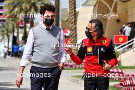 (L to R): Mattia Binotto (ITA) Ferrari Team Principal and Laurent Mekies (FRA) Ferrari Sporting Director. 19.03.2022. Formula 1 World Championship, Rd 1, Bahrain Grand Prix, Sakhir, Bahrain, Qualifying Day.