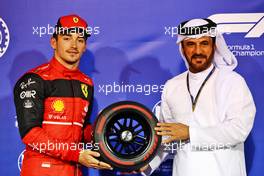 (L to R): Charles Leclerc (MON) Ferrari celebrates his pole position with Mohammed Bin Sulayem (UAE) FIA President in qualifying parc ferme. 19.03.2022. Formula 1 World Championship, Rd 1, Bahrain Grand Prix, Sakhir, Bahrain, Qualifying Day.