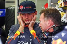 Max Verstappen (NLD) Red Bull Racing and Christian Horner (GBR) Red Bull Racing Team Principal. 19.03.2022. Formula 1 World Championship, Rd 1, Bahrain Grand Prix, Sakhir, Bahrain, Qualifying Day.
