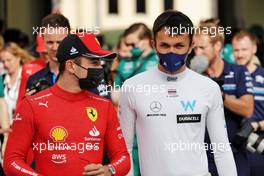 (L to R): Charles Leclerc (MON) Ferrari and Alexander Albon (THA) Williams Racing. 20.03.2022. Formula 1 World Championship, Rd 1, Bahrain Grand Prix, Sakhir, Bahrain, Race Day.