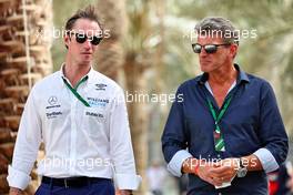 (L to R): James Matthews (GBR) Eden Rock Group CEO - Williams Racing Board Member with Graeme Lowdon (GBR). 20.03.2022. Formula 1 World Championship, Rd 1, Bahrain Grand Prix, Sakhir, Bahrain, Race Day.