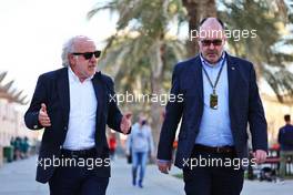 (L to R): David Richards (GBR) CEO Prodrive with Robert Reid (GBR). 17.03.2022. Formula 1 World Championship, Rd 1, Bahrain Grand Prix, Sakhir, Bahrain, Preparation Day.