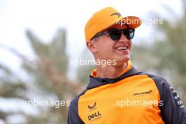 Lando Norris (GBR) McLaren. 17.03.2022. Formula 1 World Championship, Rd 1, Bahrain Grand Prix, Sakhir, Bahrain, Preparation Day.