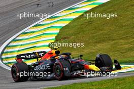 Sergio Perez (MEX) Red Bull Racing RB18. 11.11.2022. Formula 1 World Championship, Rd 21, Brazilian Grand Prix, Sao Paulo, Brazil, Qualifying Day.