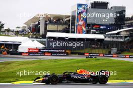 Sergio Perez (MEX) Red Bull Racing RB18. 11.11.2022. Formula 1 World Championship, Rd 21, Brazilian Grand Prix, Sao Paulo, Brazil, Qualifying Day.