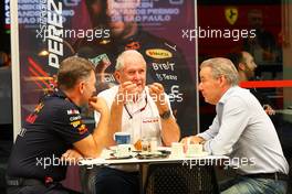 (L to R): Christian Horner (GBR) Red Bull Racing Team Principal with Dr Helmut Marko (AUT) Red Bull Motorsport Consultant and Raymond Vermeulen (NLD) Driver Manager. 11.11.2022. Formula 1 World Championship, Rd 21, Brazilian Grand Prix, Sao Paulo, Brazil, Qualifying Day.