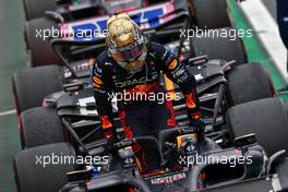 Max Verstappen (NLD) Red Bull Racing RB18 in parc ferme. 13.11.2022. Formula 1 World Championship, Rd 21, Brazilian Grand Prix, Sao Paulo, Brazil, Race Day.