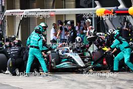 George Russell (GBR) Mercedes AMG F1 W13 makes a pit stop. 13.11.2022. Formula 1 World Championship, Rd 21, Brazilian Grand Prix, Sao Paulo, Brazil, Race Day.