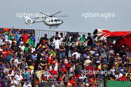 Circuit atmosphere - fans in the grandstand. 13.11.2022. Formula 1 World Championship, Rd 21, Brazilian Grand Prix, Sao Paulo, Brazil, Race Day.