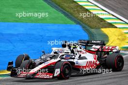 Pierre Gasly (FRA) AlphaTauri AT03 and Mick Schumacher (GER) Haas VF-22 battle for position. 13.11.2022. Formula 1 World Championship, Rd 21, Brazilian Grand Prix, Sao Paulo, Brazil, Race Day.