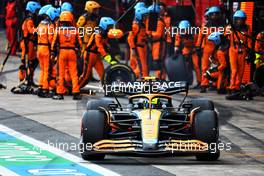Lando Norris (GBR) McLaren MCL36 makes a pit stop. 13.11.2022. Formula 1 World Championship, Rd 21, Brazilian Grand Prix, Sao Paulo, Brazil, Race Day.