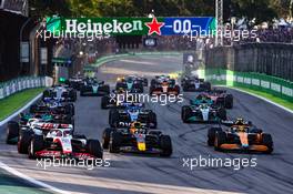 Start of the race, Kevin Magnussen (DEN) Haas F1 Team  12.11.2022. Formula 1 World Championship, Rd 21, Brazilian Grand Prix, Sao Paulo, Brazil, Sprint Day.