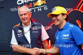 (L to R): Dr Helmut Marko (AUT) Red Bull Motorsport Consultant with Enzo Fittiapldi (BRA) Red Bull Academy Driver. 12.11.2022. Formula 1 World Championship, Rd 21, Brazilian Grand Prix, Sao Paulo, Brazil, Sprint Day.