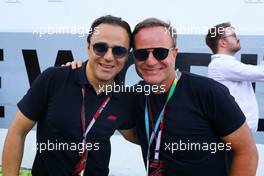 (L to R): Felipe Massa (BRA) FIA Drivers' Commission President with Rubens Barrichello (BRA) on the grid. 12.11.2022. Formula 1 World Championship, Rd 21, Brazilian Grand Prix, Sao Paulo, Brazil, Sprint Day.