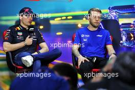 (L to R): Max Verstappen (NLD) Red Bull Racing and Kevin Magnussen (DEN) Haas F1 Team in the FIA Press Conference. 10.11.2022. Formula 1 World Championship, Rd 21, Brazilian Grand Prix, Sao Paulo, Brazil, Preparation Day.