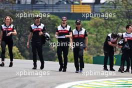 Guanyu Zhou (CHN) Alfa Romeo F1 Team walks the circuit with the team. 10.11.2022. Formula 1 World Championship, Rd 21, Brazilian Grand Prix, Sao Paulo, Brazil, Preparation Day.