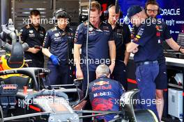 Adrian Newey (GBR) Red Bull Racing Chief Technical Officer with the Red Bull Racing RB18 of Max Verstappen (NLD). 17.06.2022. Formula 1 World Championship, Rd 9, Canadian Grand Prix, Montreal, Canada, Practice Day.