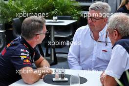 (L to R): Christian Horner (GBR) Red Bull Racing Team Principal with Ross Brawn (GBR) Managing Director, Motor Sports and Dr Helmut Marko (AUT) Red Bull Motorsport Consultant. 17.06.2022. Formula 1 World Championship, Rd 9, Canadian Grand Prix, Montreal, Canada, Practice Day.